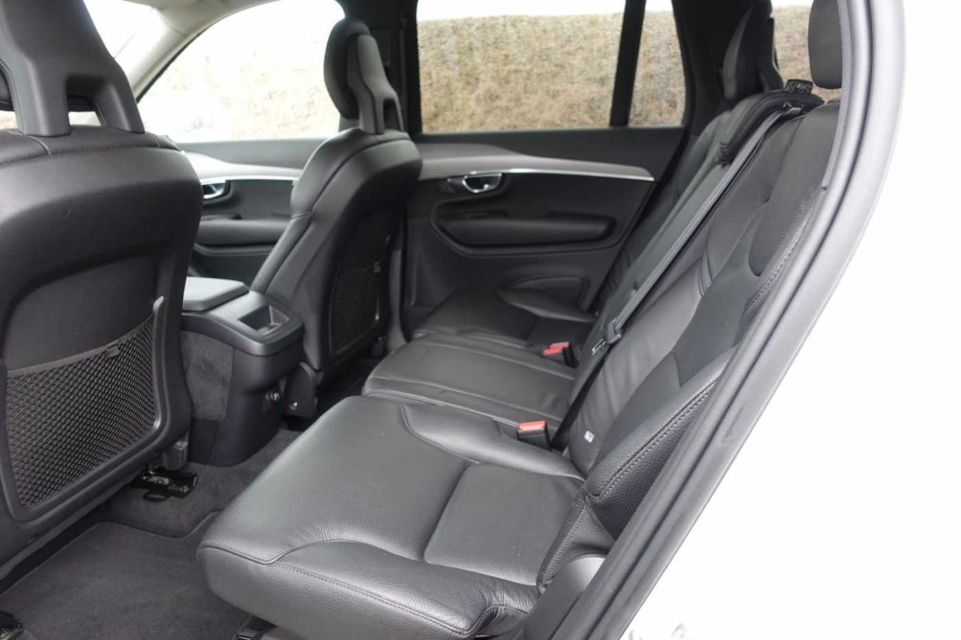 Volvo  B5 D AWD Momentum Pro 7-Sitzer*AHK*RFK*BLIS