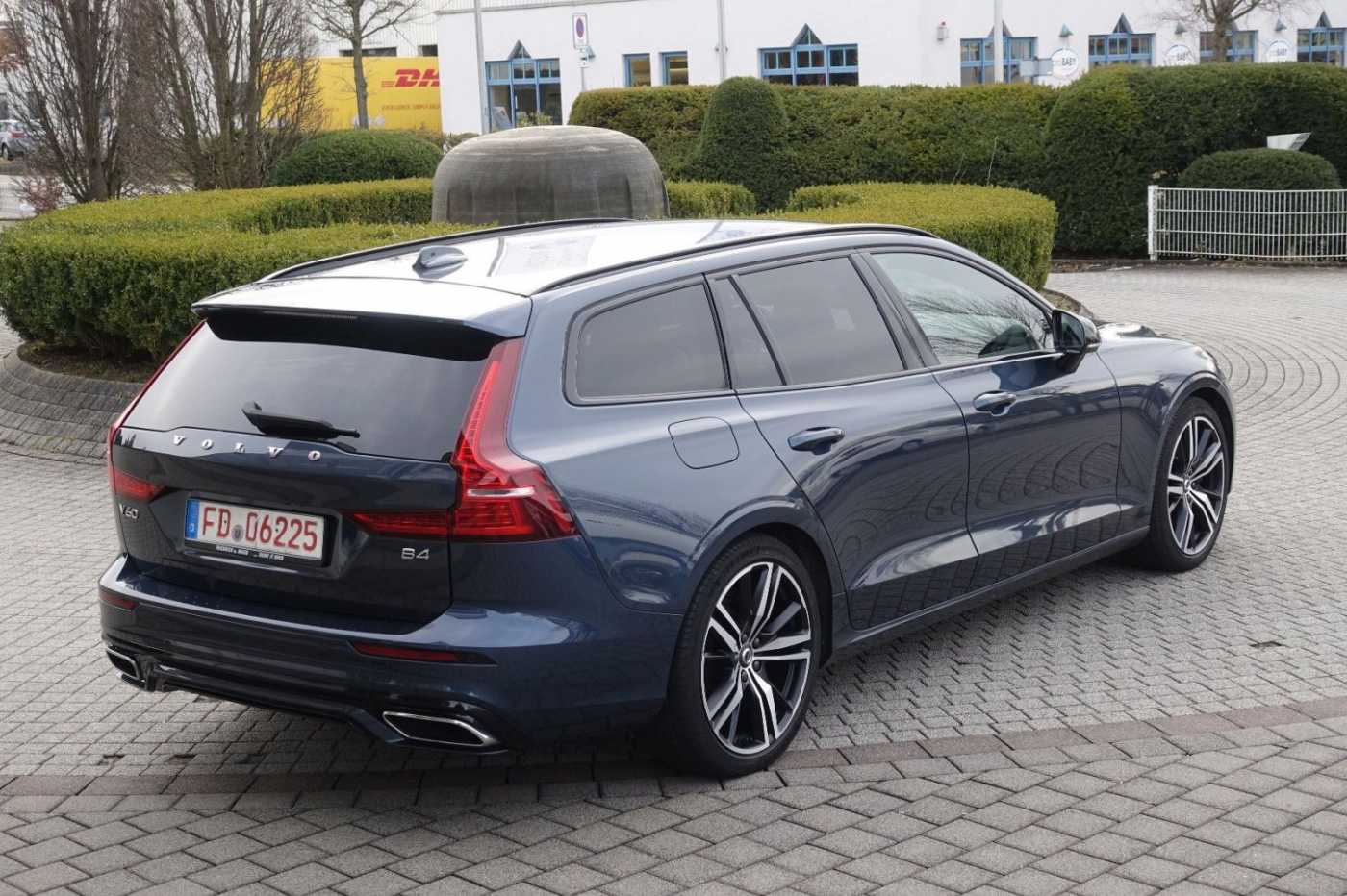 Volvo  V60 R-Design, B4 Mild-Hybrid Diesel