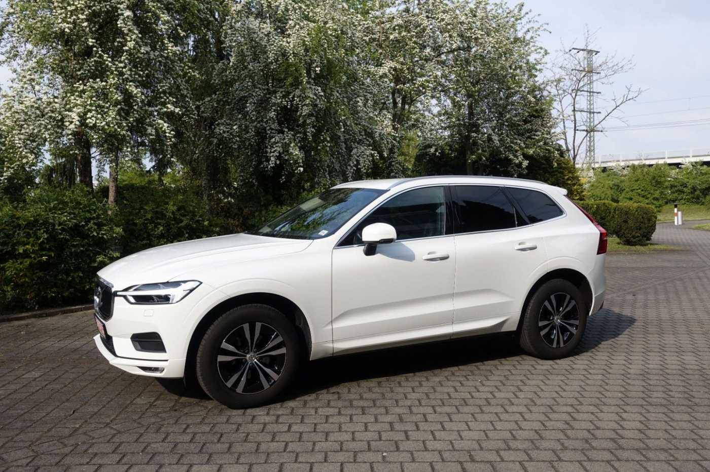 Volvo  XC60 D4 Automatikgetriebe (140kW/190PS) Momentum Pro