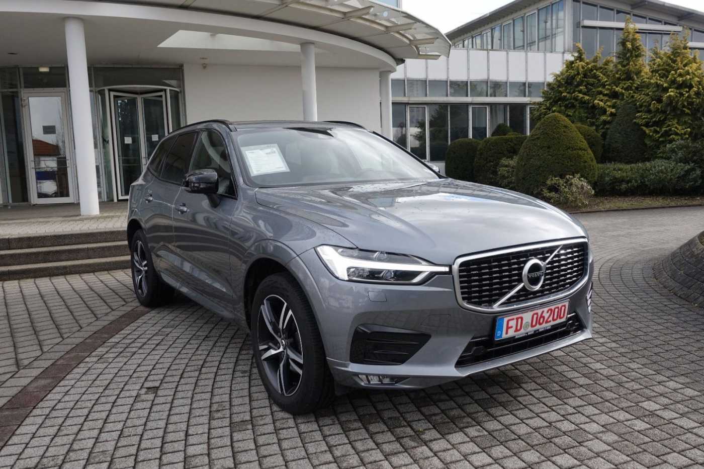 Volvo  XC60 D4 Automatikgetriebe (140kW/190PS) R-Design