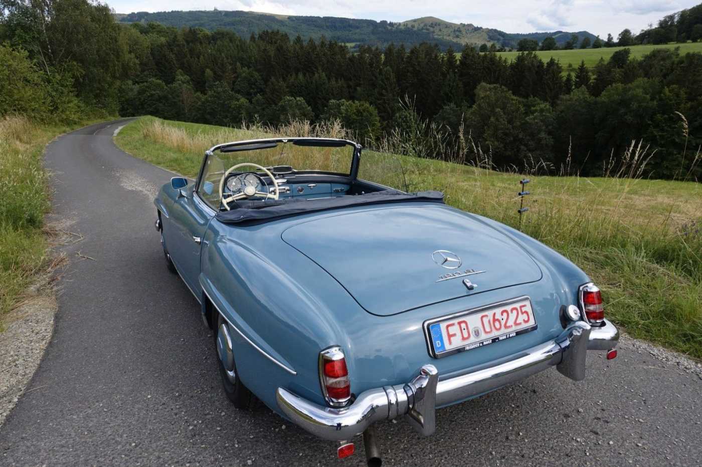 Mercedes-Benz  SL mit  Kofferset