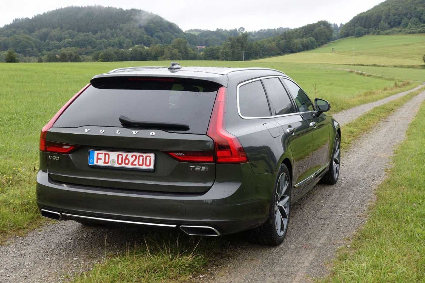 Volvo  T8 AWD Inscription  V-LED*AHK*RFK*BLIS*ACC