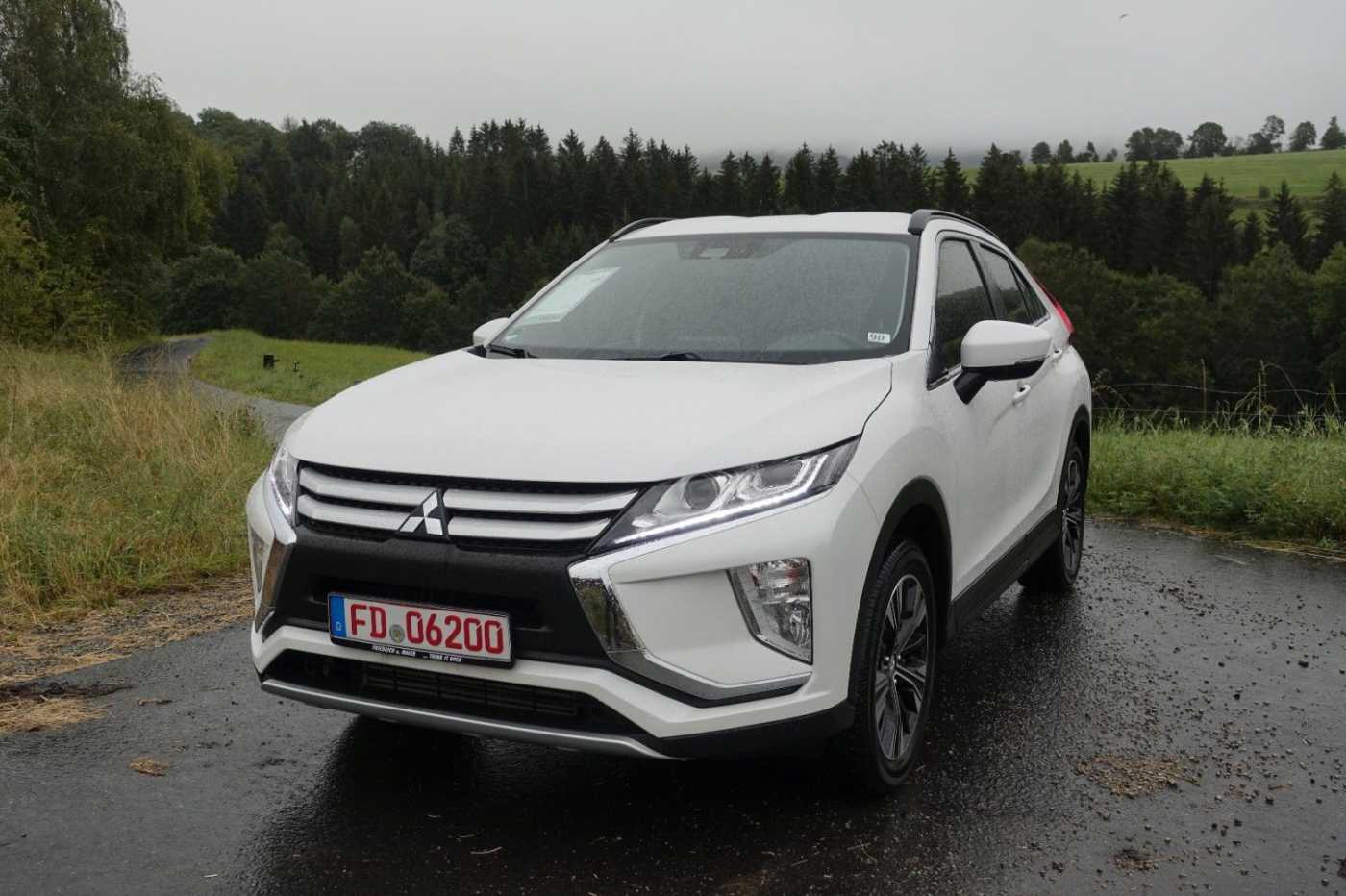 Mitsubishi  Cross Diamant Edition 2WD CVT