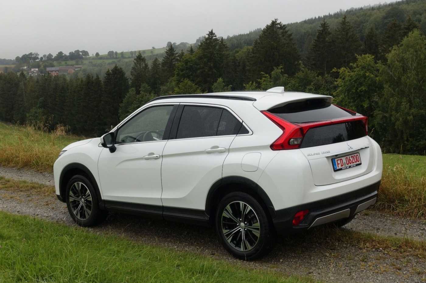 Mitsubishi  Cross Diamant Edition 2WD CVT