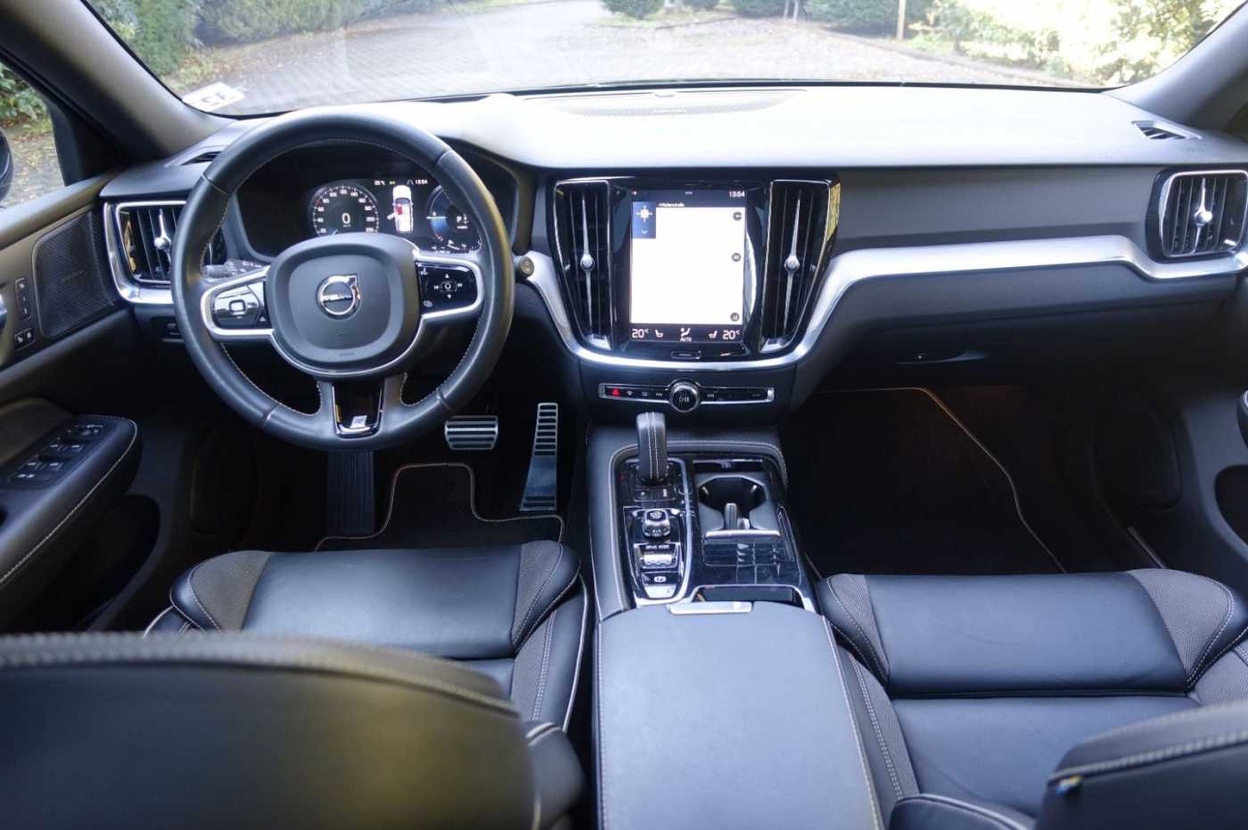 Volvo  T8 PHEV AWD R-Design HUD*PGSD*ACC*RFK*V-LED
