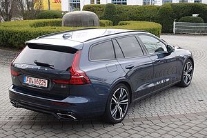 Volvo  V60 R-Design, B4 Mild-Hybrid Diesel