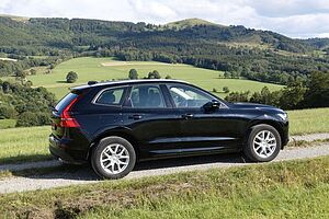 Volvo  D5 AWD Geartr. Momentum ACC*BLIS*AHK*H/K