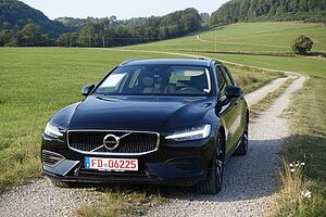 Volvo  T6 AWD Momentum Pro / AHK /SHZ/Kamera